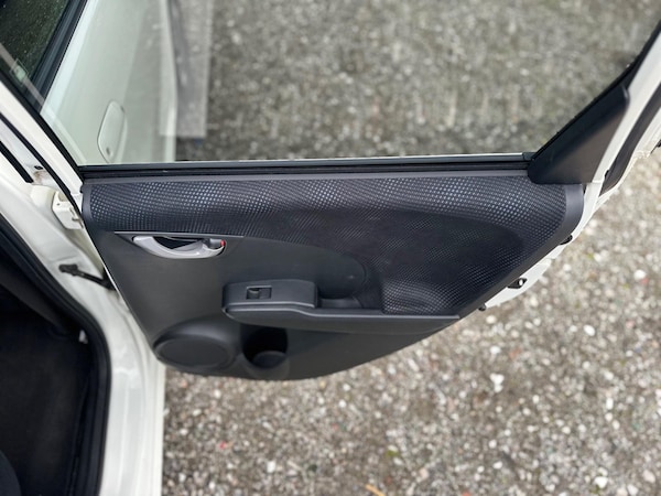 Used Honda Fit for sale - 76270169: Photo 18