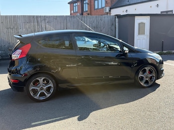 Used Ford Fiesta 2017 for sale - 79520702: Photo