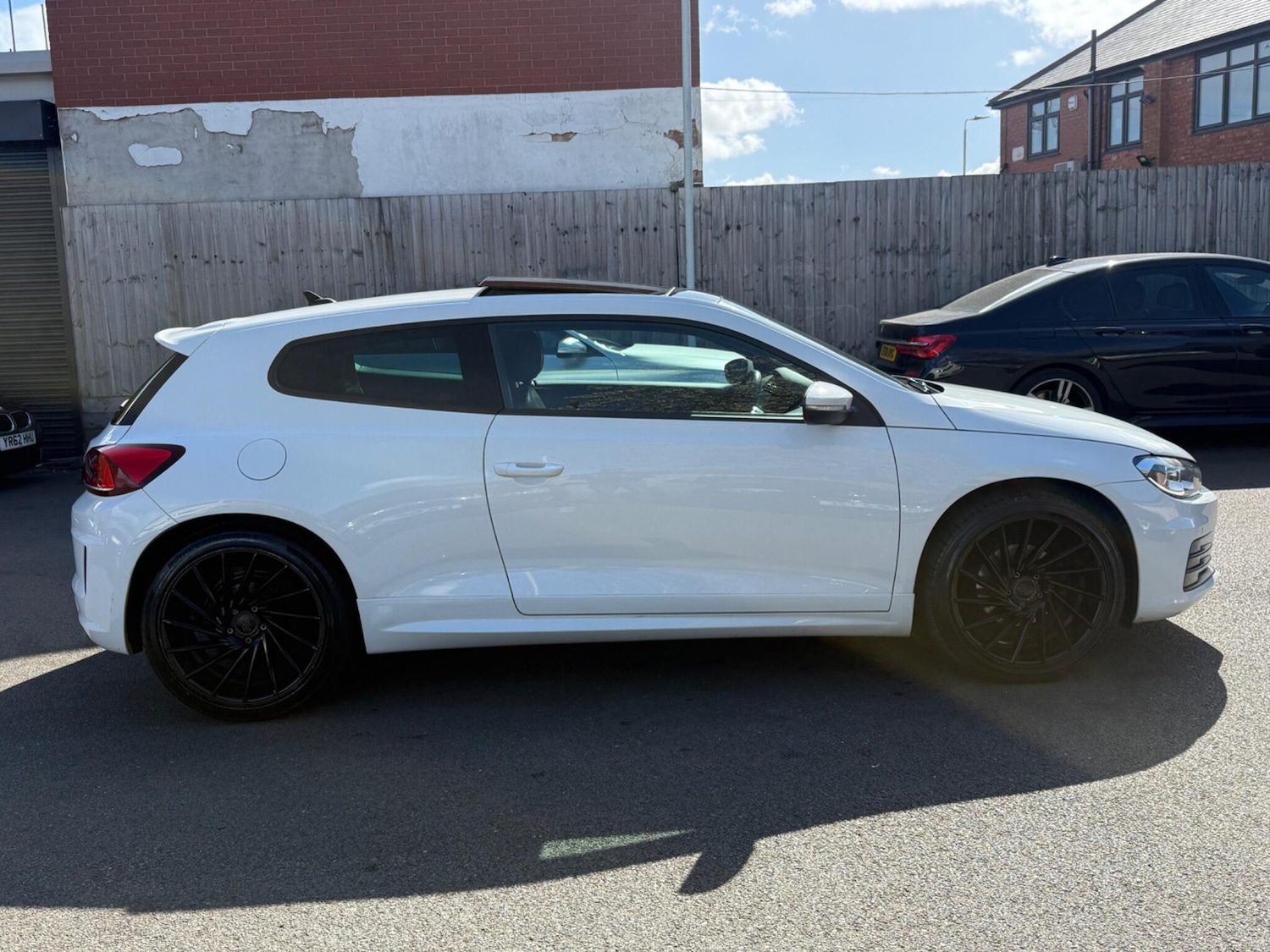 Used Volkswagen Scirocco for sale - 78214330: Photo 4