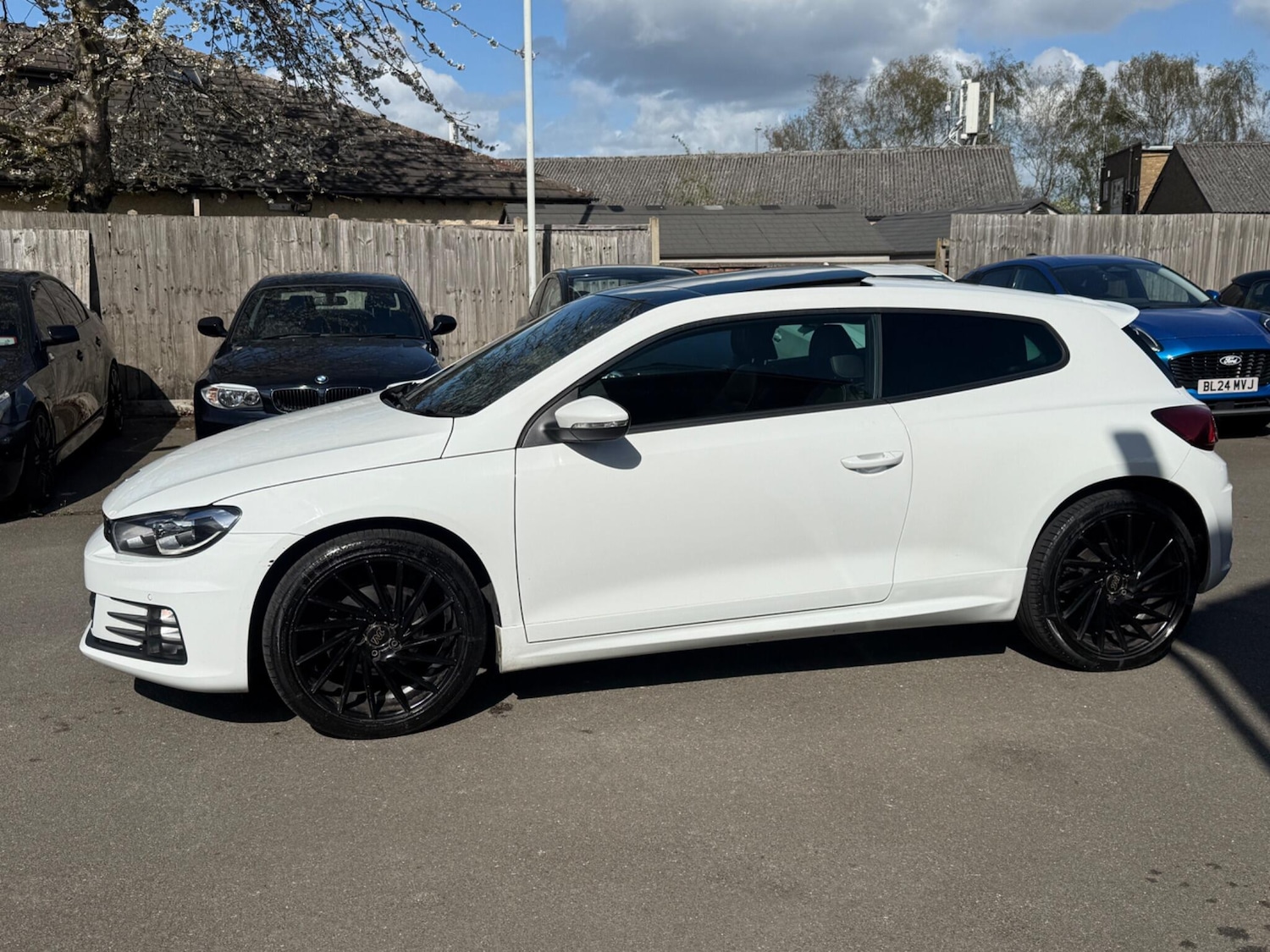 Used Volkswagen Scirocco for sale - 78214330: Photo 8