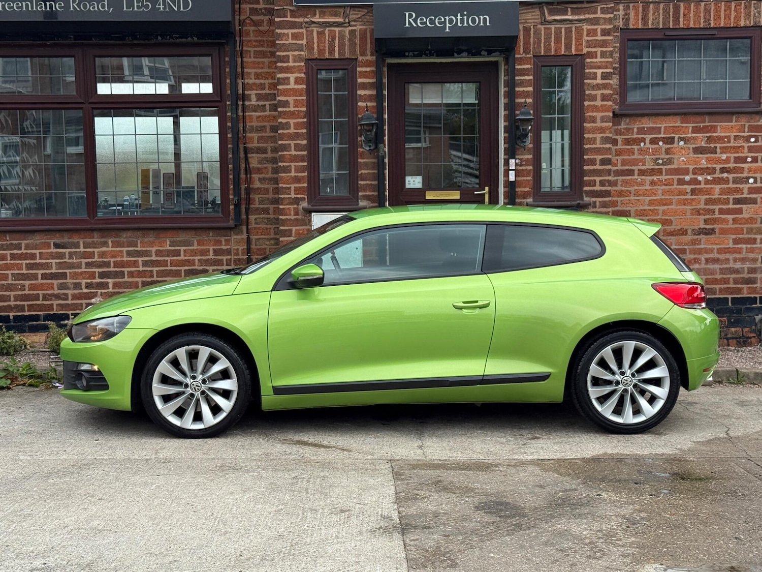 Used Volkswagen Scirocco 2011 for sale - 76084340: Photo 4