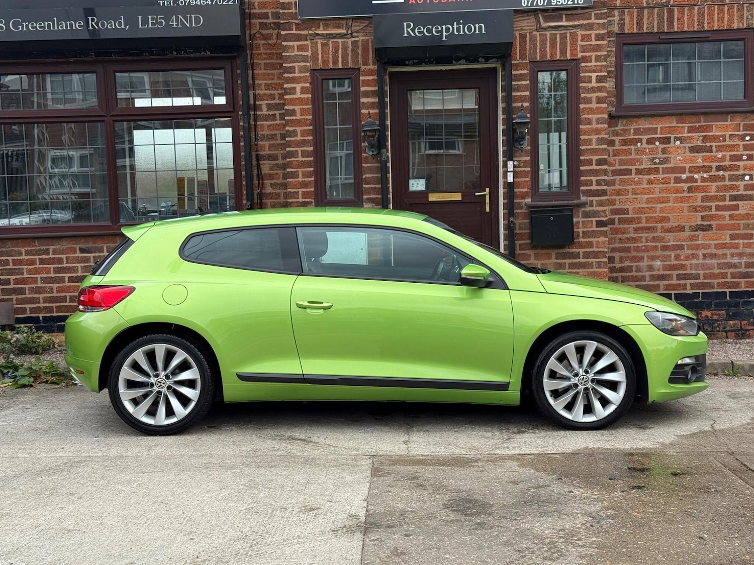 Used Volkswagen Scirocco 2011 for sale - 76084340: Photo 5