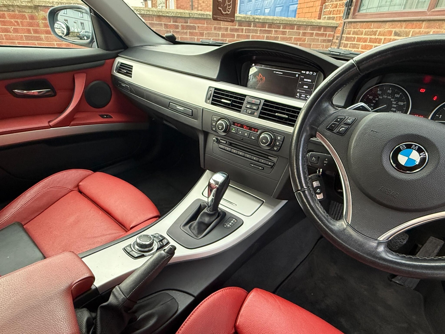 Used BMW 3 Series 2010 for sale - 76936130: Photo 12