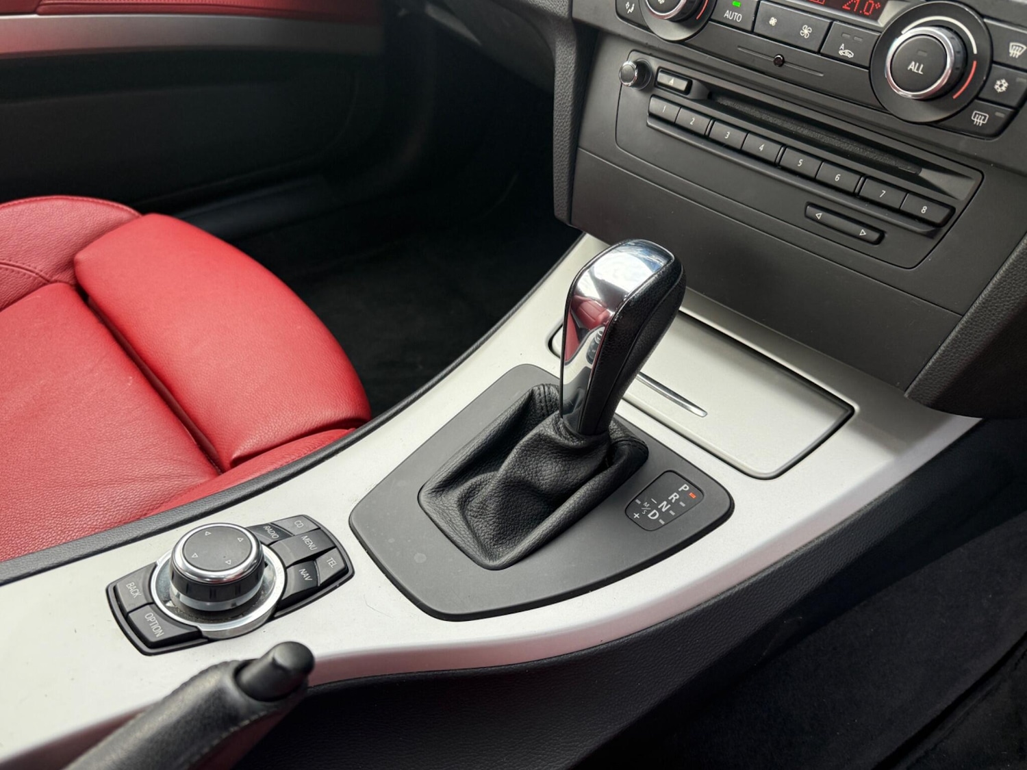 Used BMW 3 Series 2010 for sale - 76936130: Photo 15