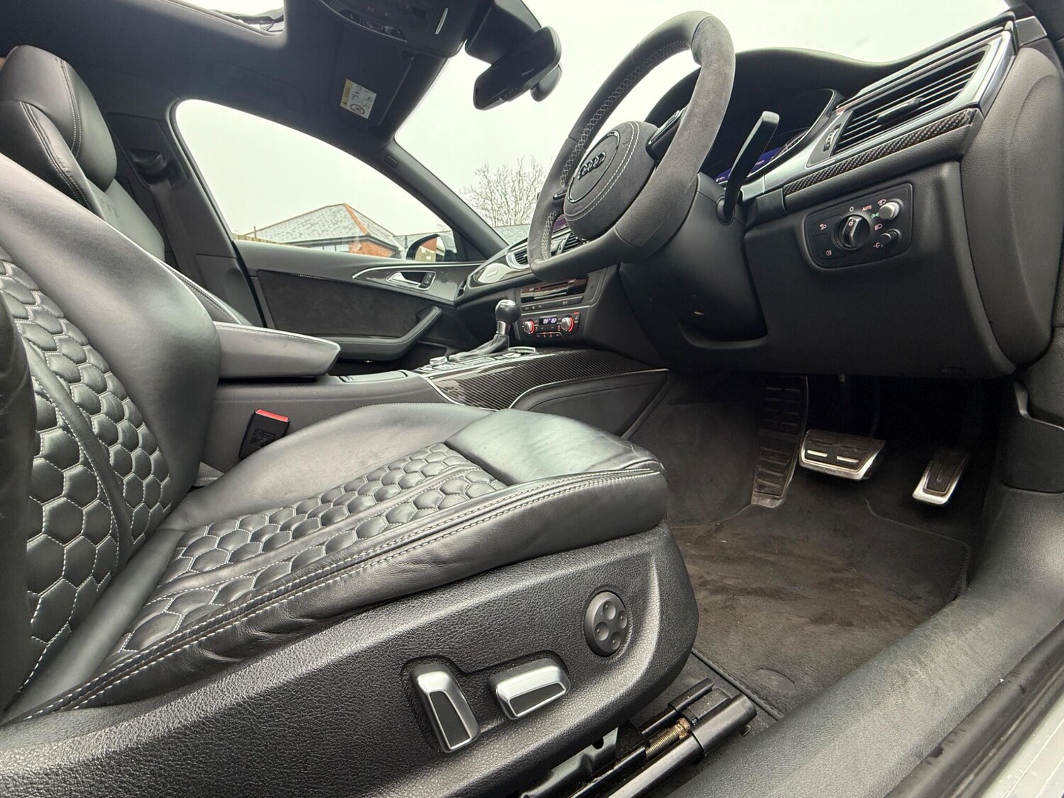 Used Audi RS6 2015 for sale - 78219971: Photo 16