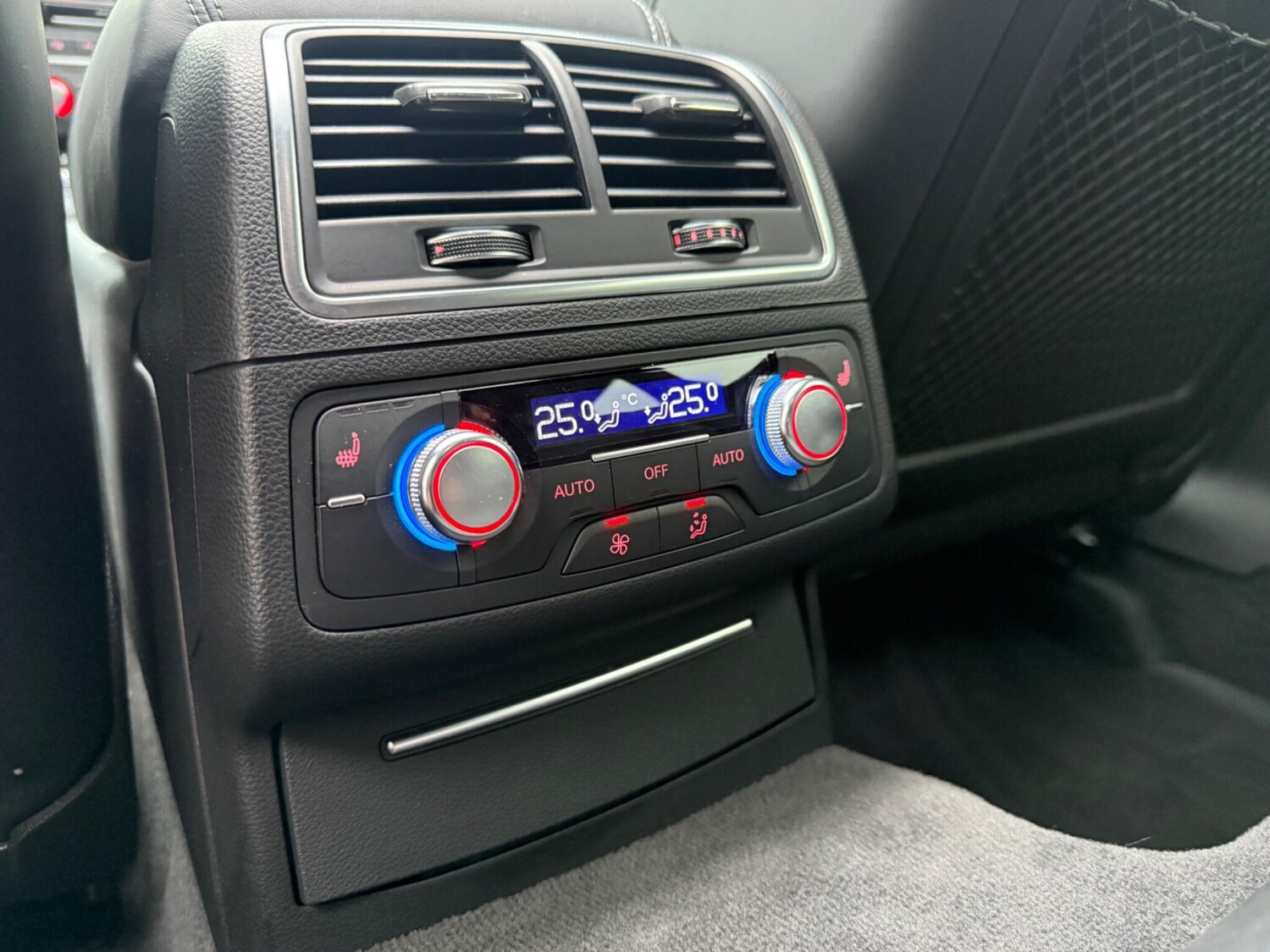 Used Audi RS6 2015 for sale - 78219971: Photo 26