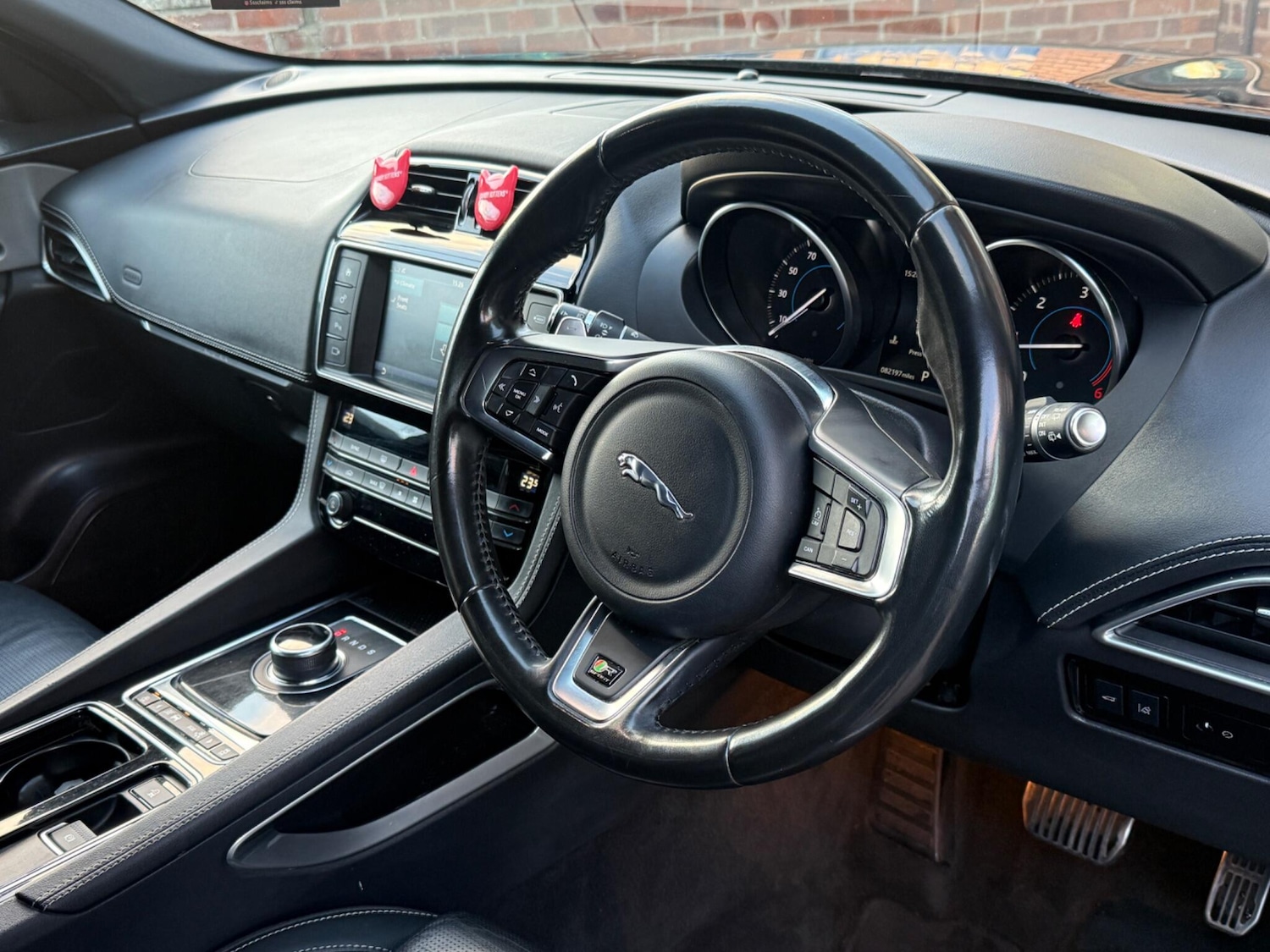 Used Jaguar F-Pace 2018 for sale - 76632812: Photo 10