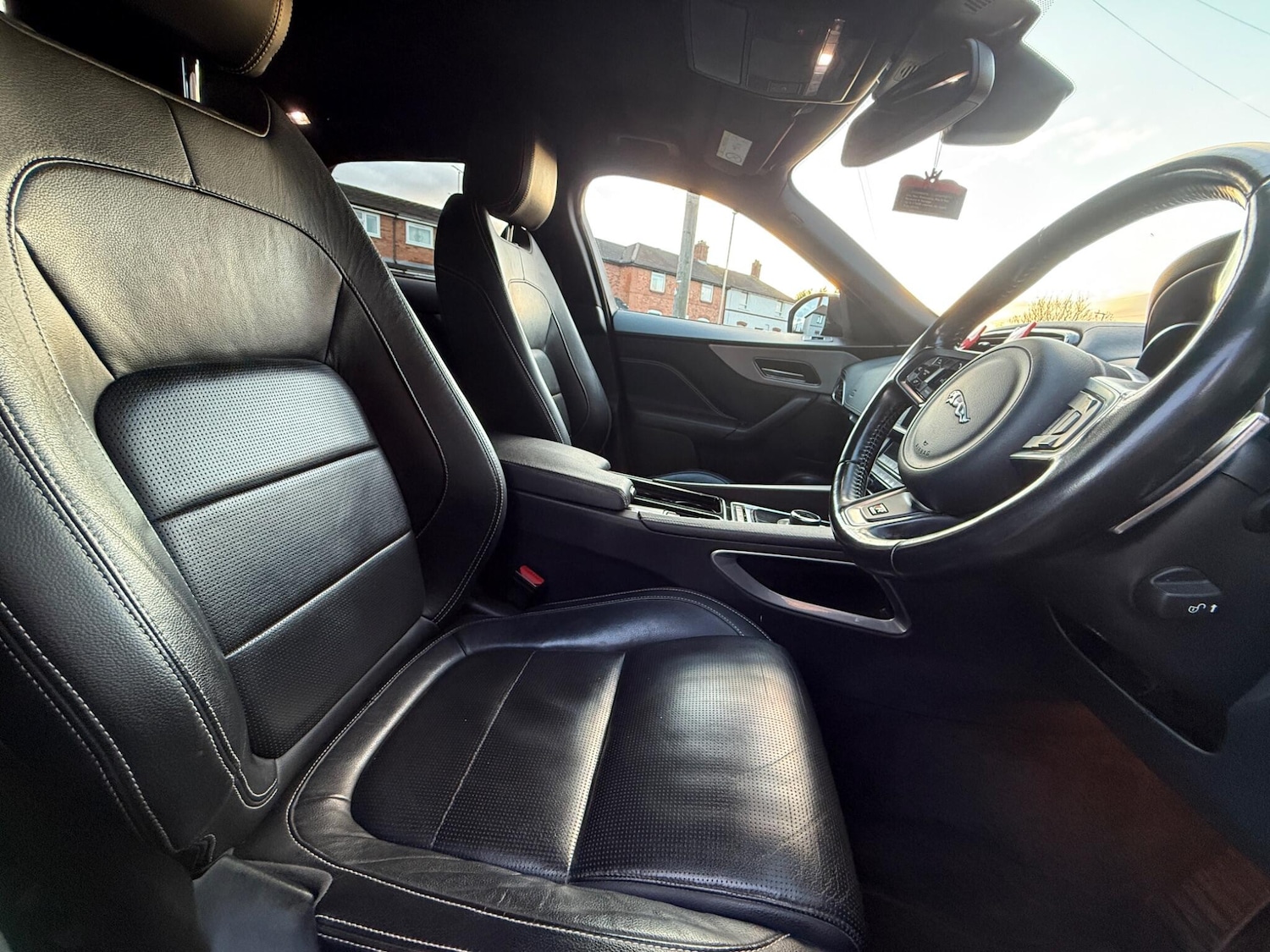 Used Jaguar F-Pace 2018 for sale - 76632812: Photo 11