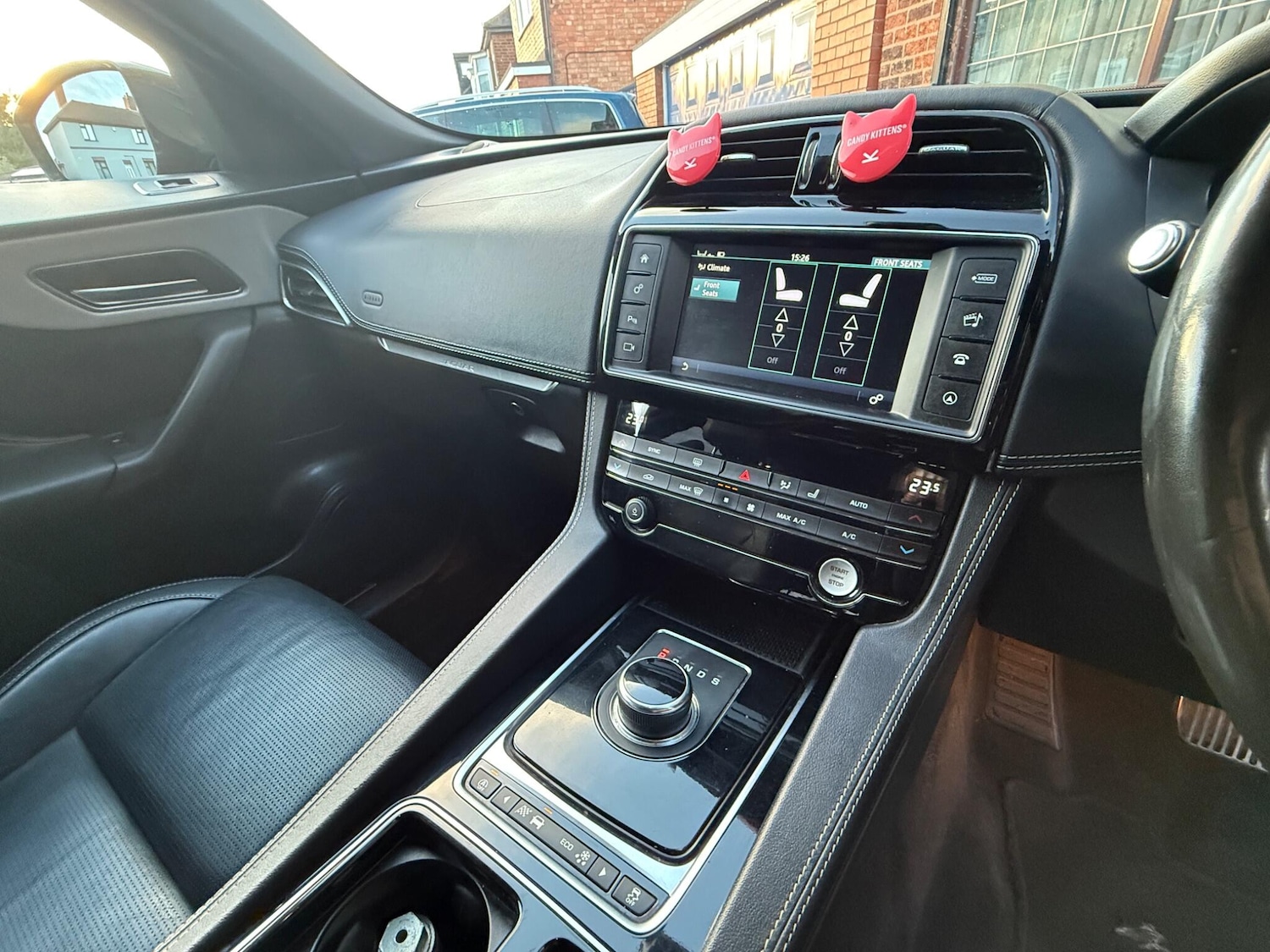 Used Jaguar F-Pace 2018 for sale - 76632812: Photo 15