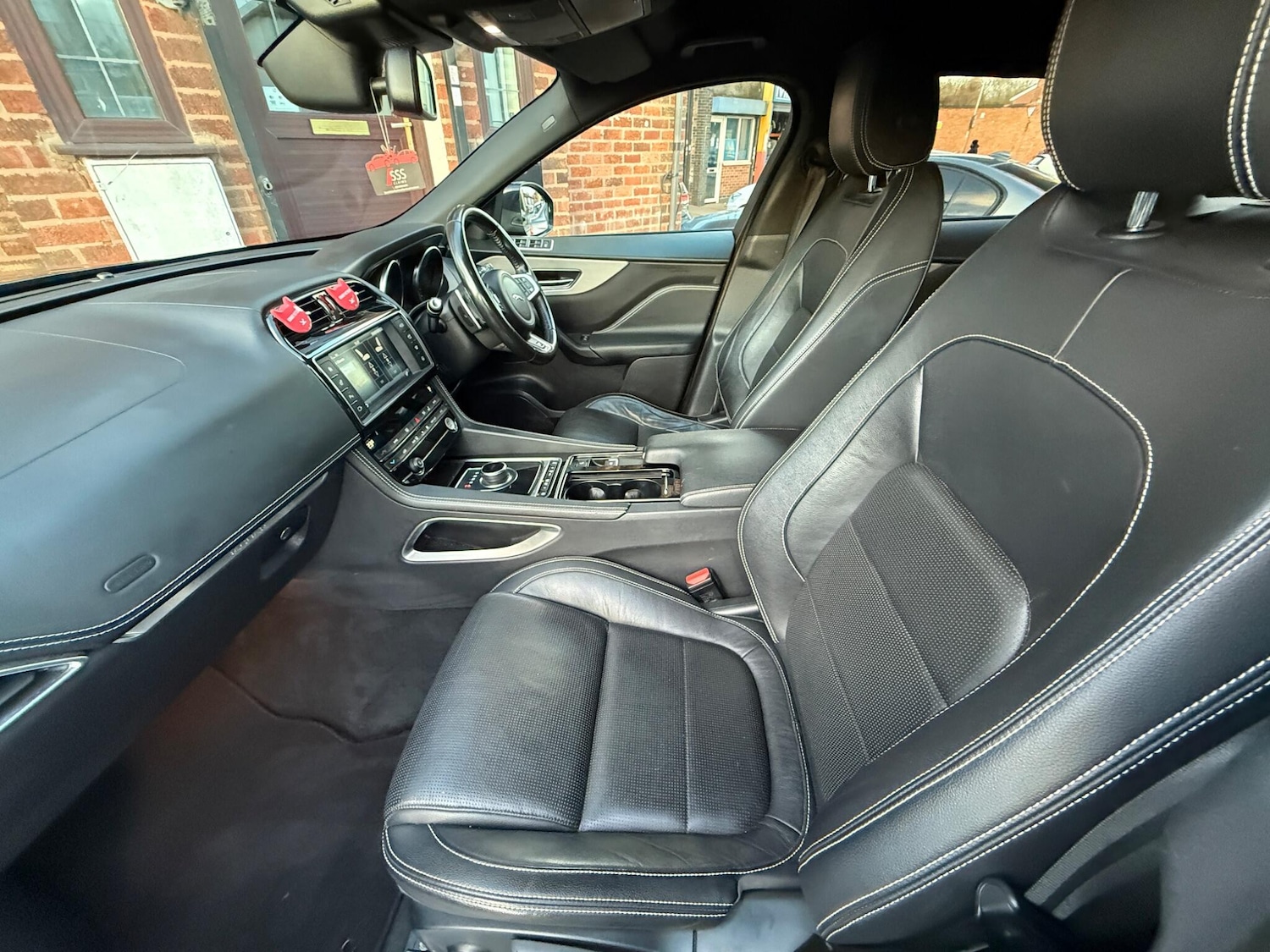 Used Jaguar F-Pace 2018 for sale - 76632812: Photo 19