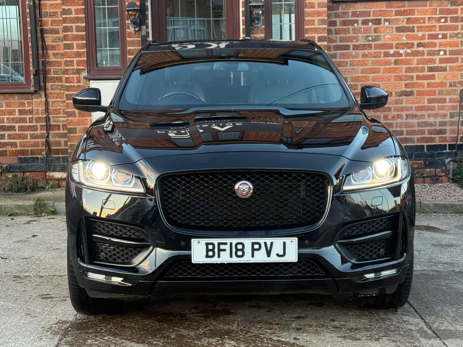 Used Jaguar F-Pace 2018 for sale - 76632812: Photo 2