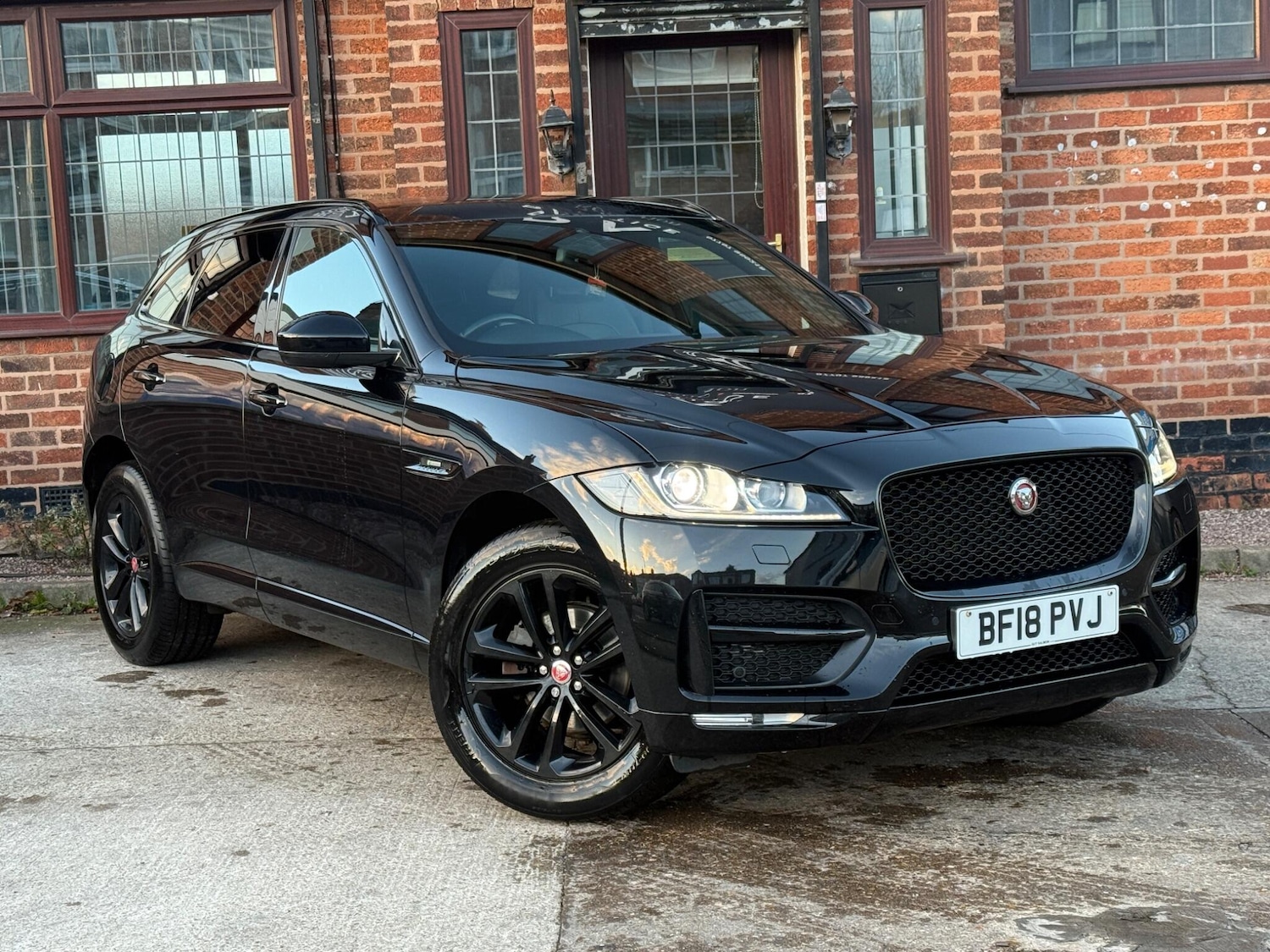 Used Jaguar F-Pace 2018 for sale - 76632812: Photo 3