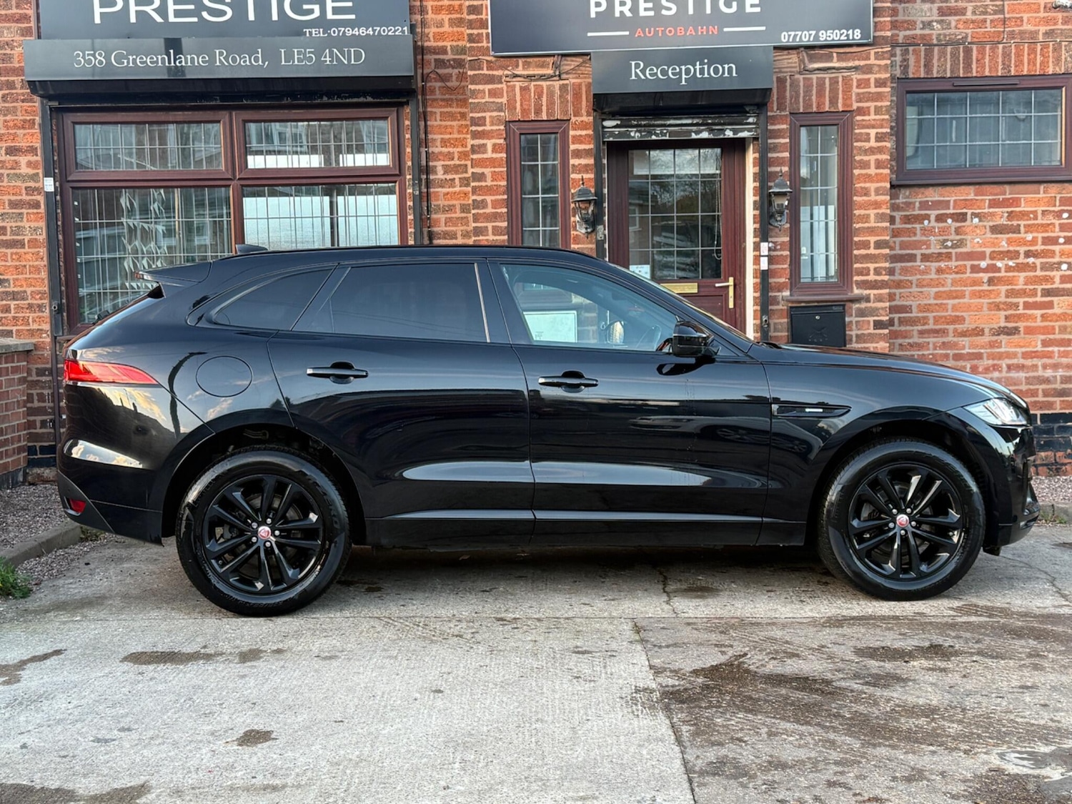 Used Jaguar F-Pace 2018 for sale - 76632812: Photo 4