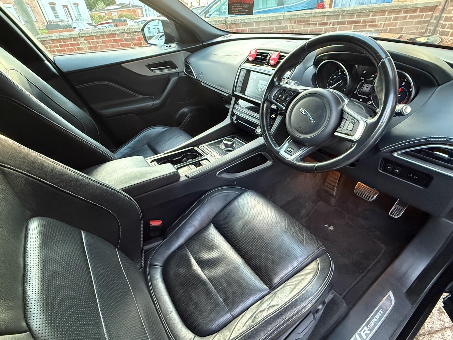 Used Jaguar F-Pace 2018 for sale - 76632812: Photo 9