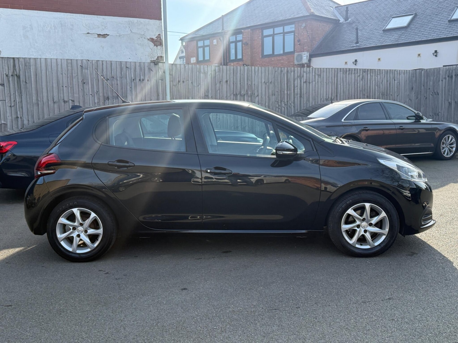 Used Peugeot 208 for sale - 77957280: Photo 4