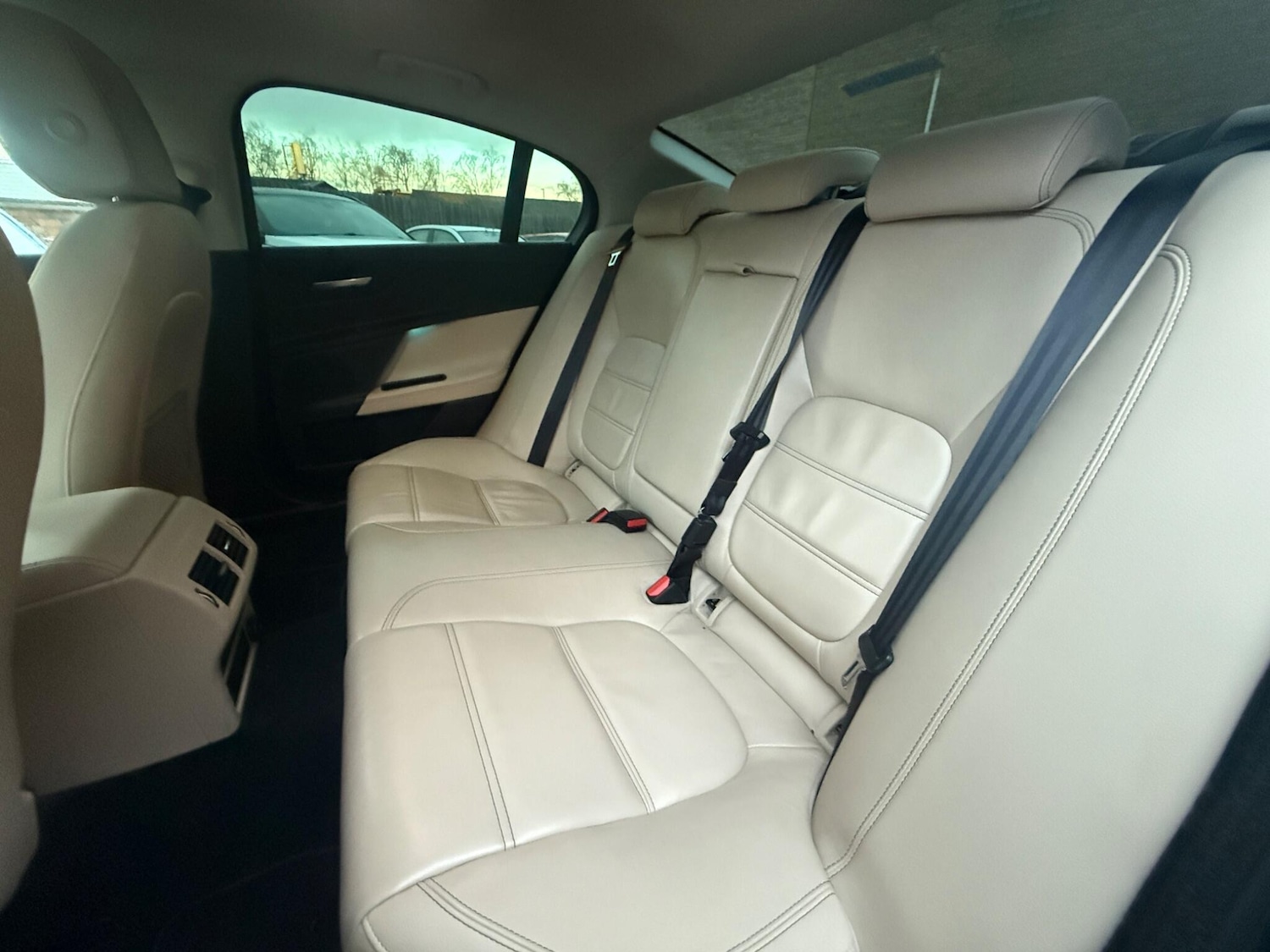 Used Jaguar XE 2018 for sale - 77320368: Photo 22