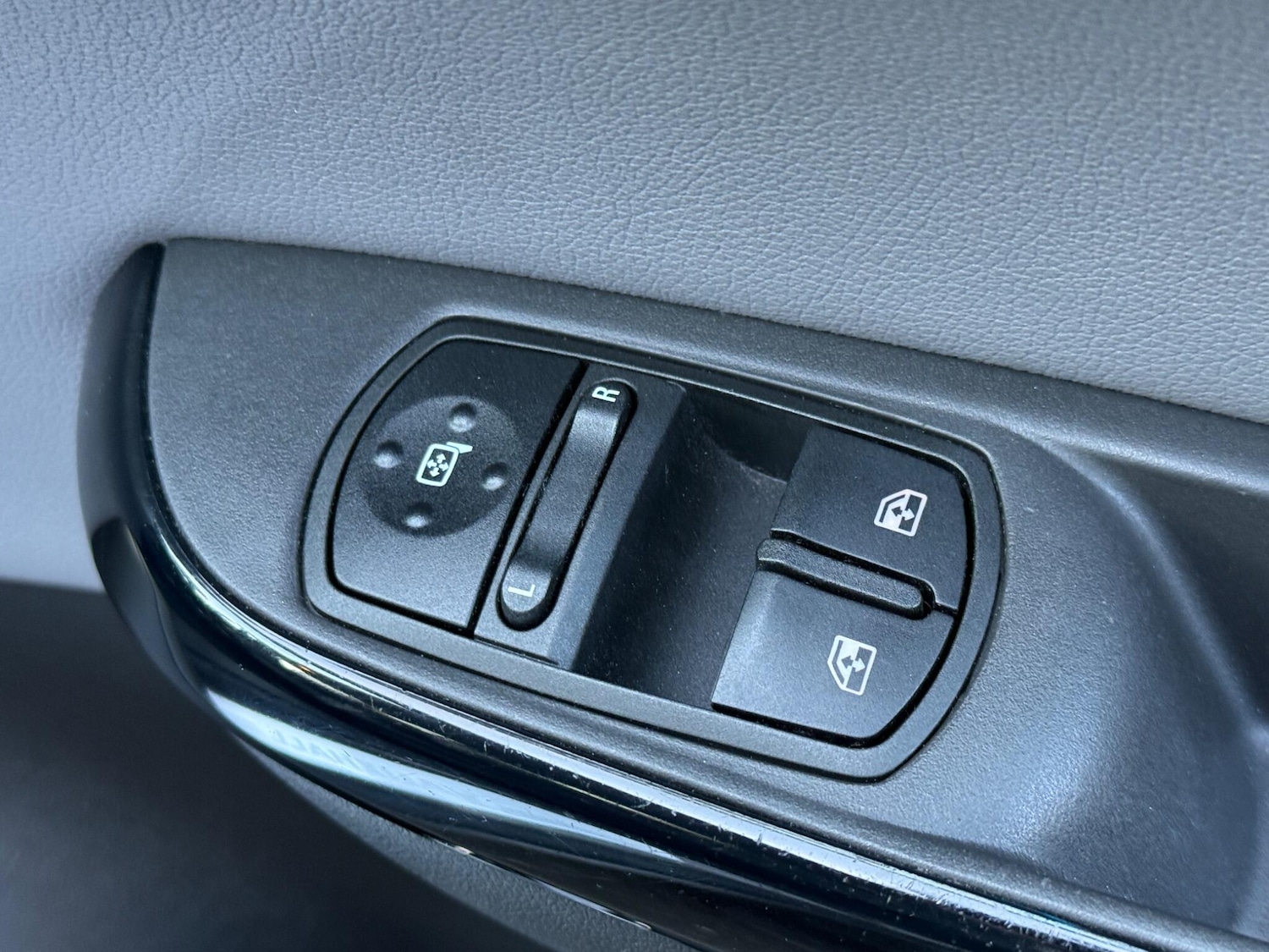 Used Vauxhall Corsa 2016 for sale - 77238569: Photo 15