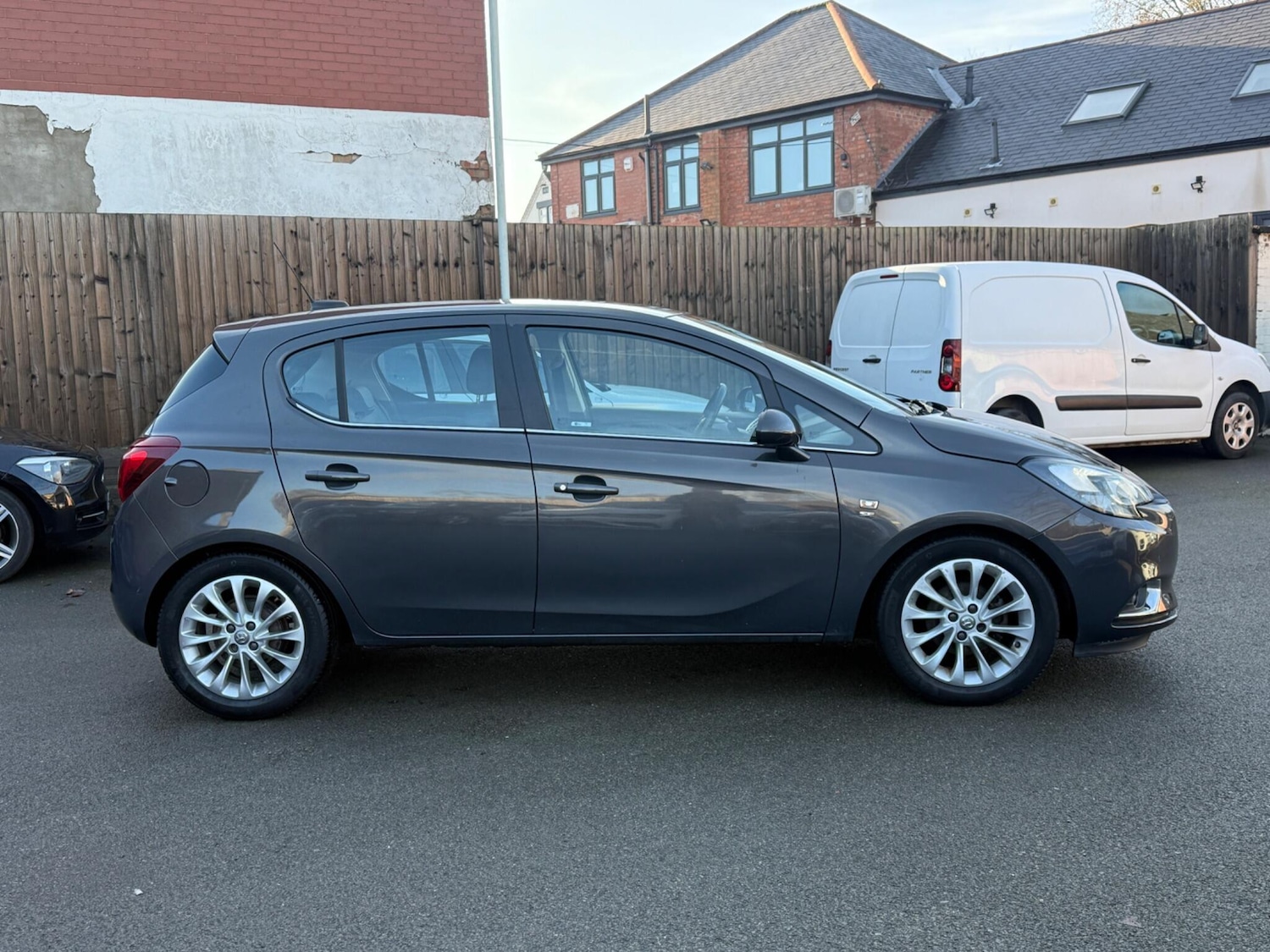 Used Vauxhall Corsa 2016 for sale - 77238569: Photo 3