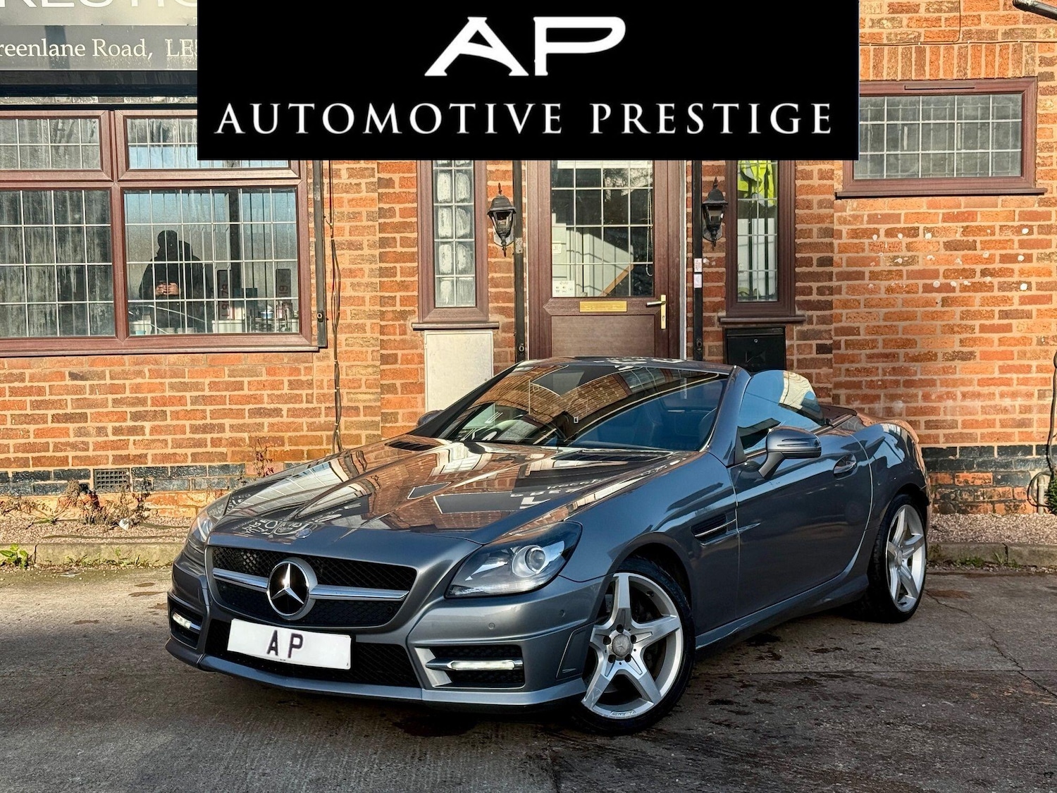 Used Mercedes-Benz SLK 2012 for sale - 76898394: Photo 1