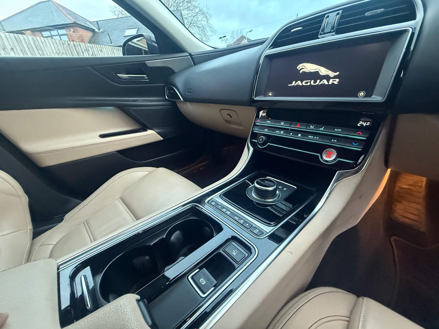 Used Jaguar XE 2018 for sale - 78058374: Photo 14