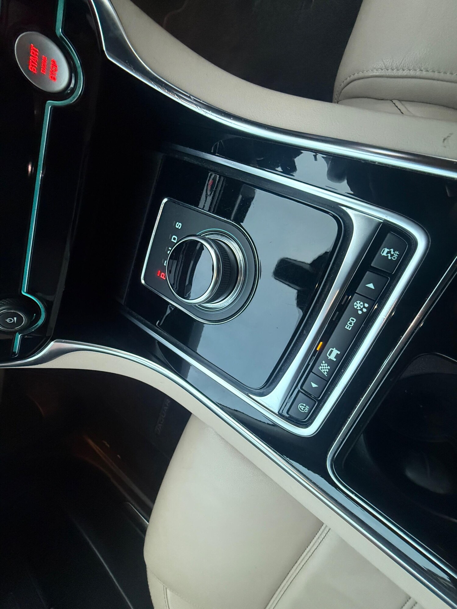 Used Jaguar XE 2018 for sale - 78058374: Photo 15