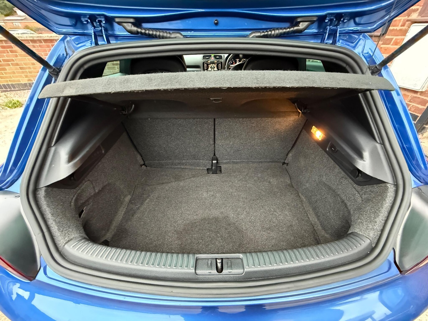 Used Volkswagen Scirocco 2011 for sale - 76753120: Photo 19