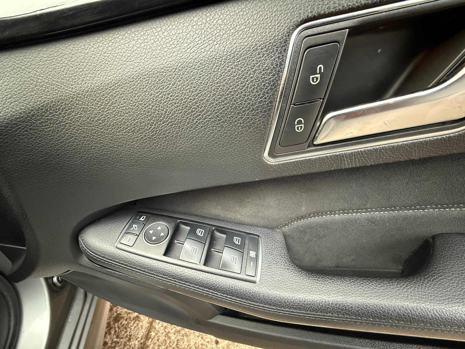 Used Mercedes-Benz E Class 2014 for sale - 76688978: Photo 11