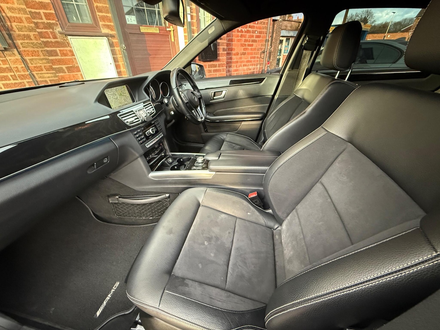 Used Mercedes-Benz E Class 2014 for sale - 76688978: Photo 17