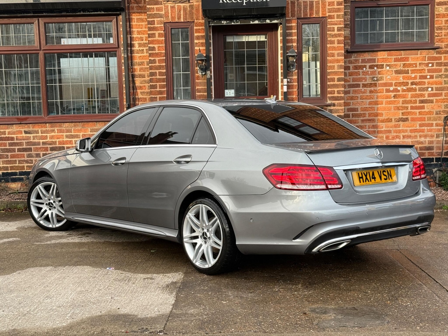 Used Mercedes-Benz E Class 2014 for sale - 76688978: Photo 7