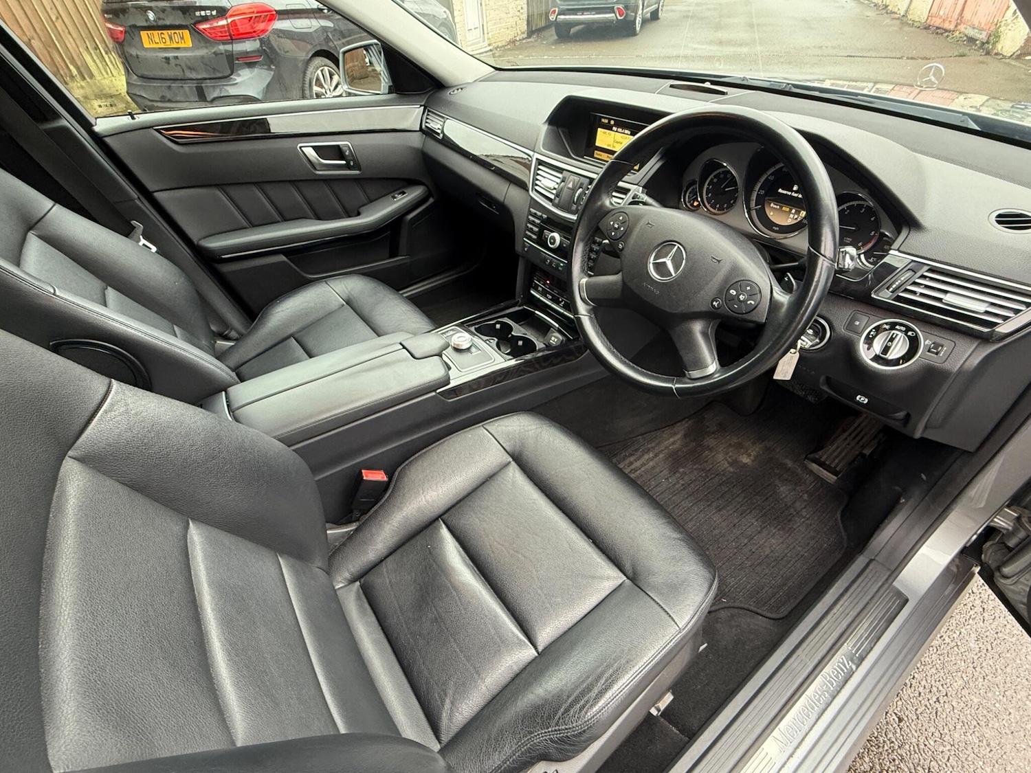 Used Mercedes-Benz E Class 2011 for sale - 77479554: Photo 12