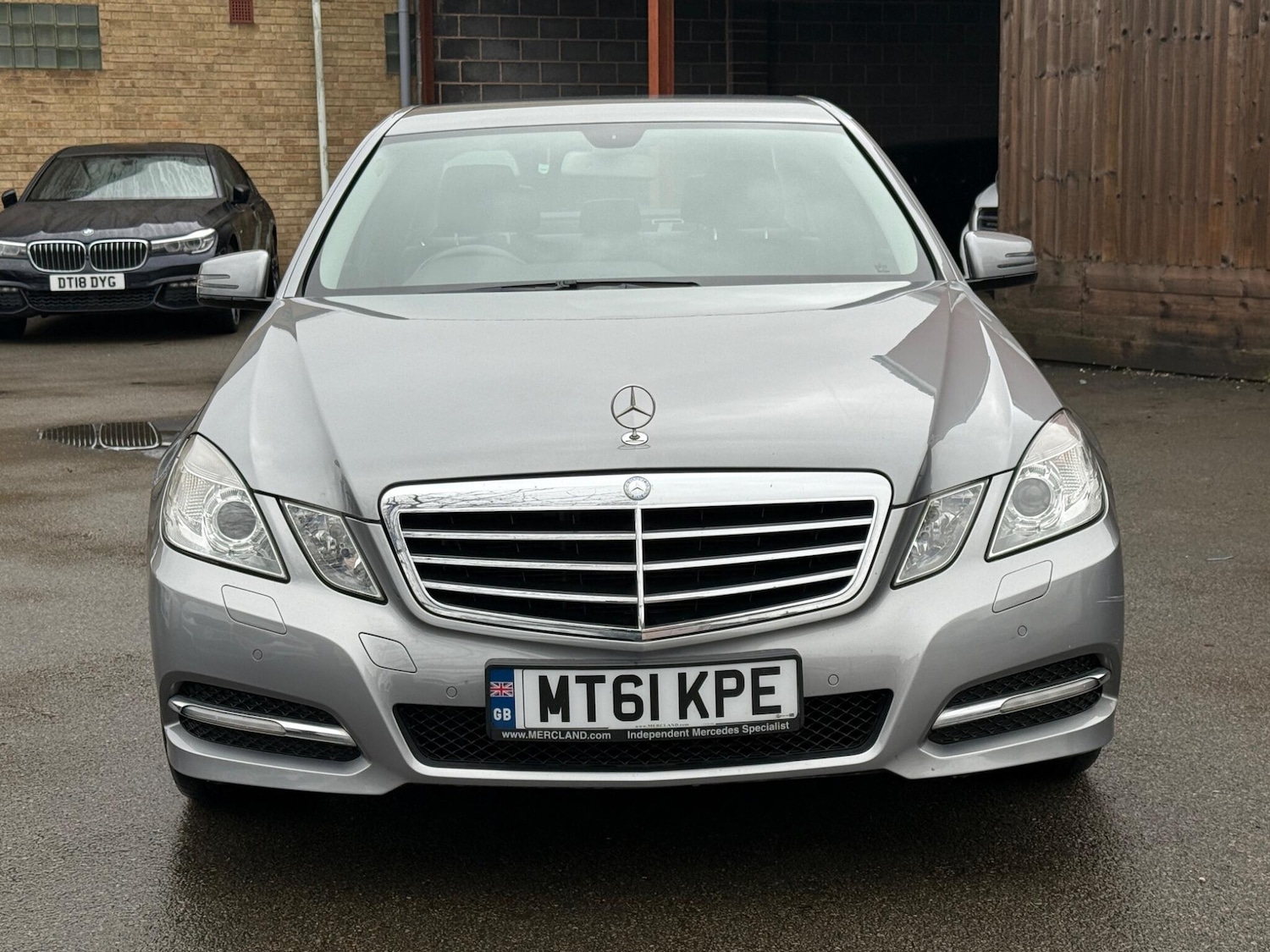 Used Mercedes-Benz E Class 2011 for sale - 77479554: Photo 2