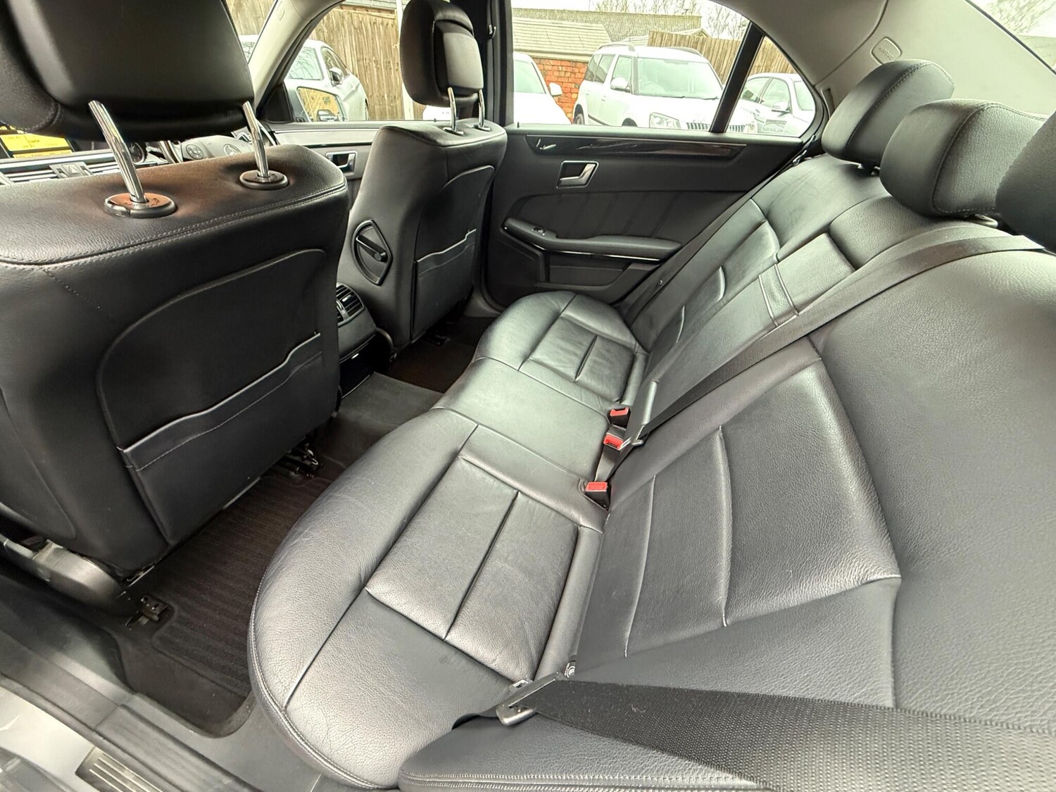 Used Mercedes-Benz E Class 2011 for sale - 77479554: Photo 25