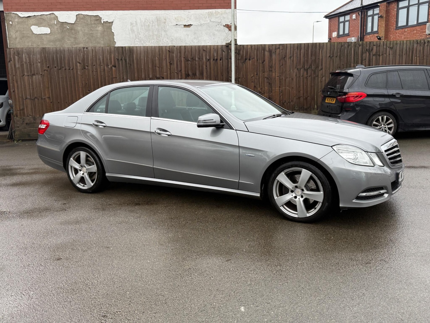 Used Mercedes-Benz E Class 2011 for sale - 77479554: Photo 4