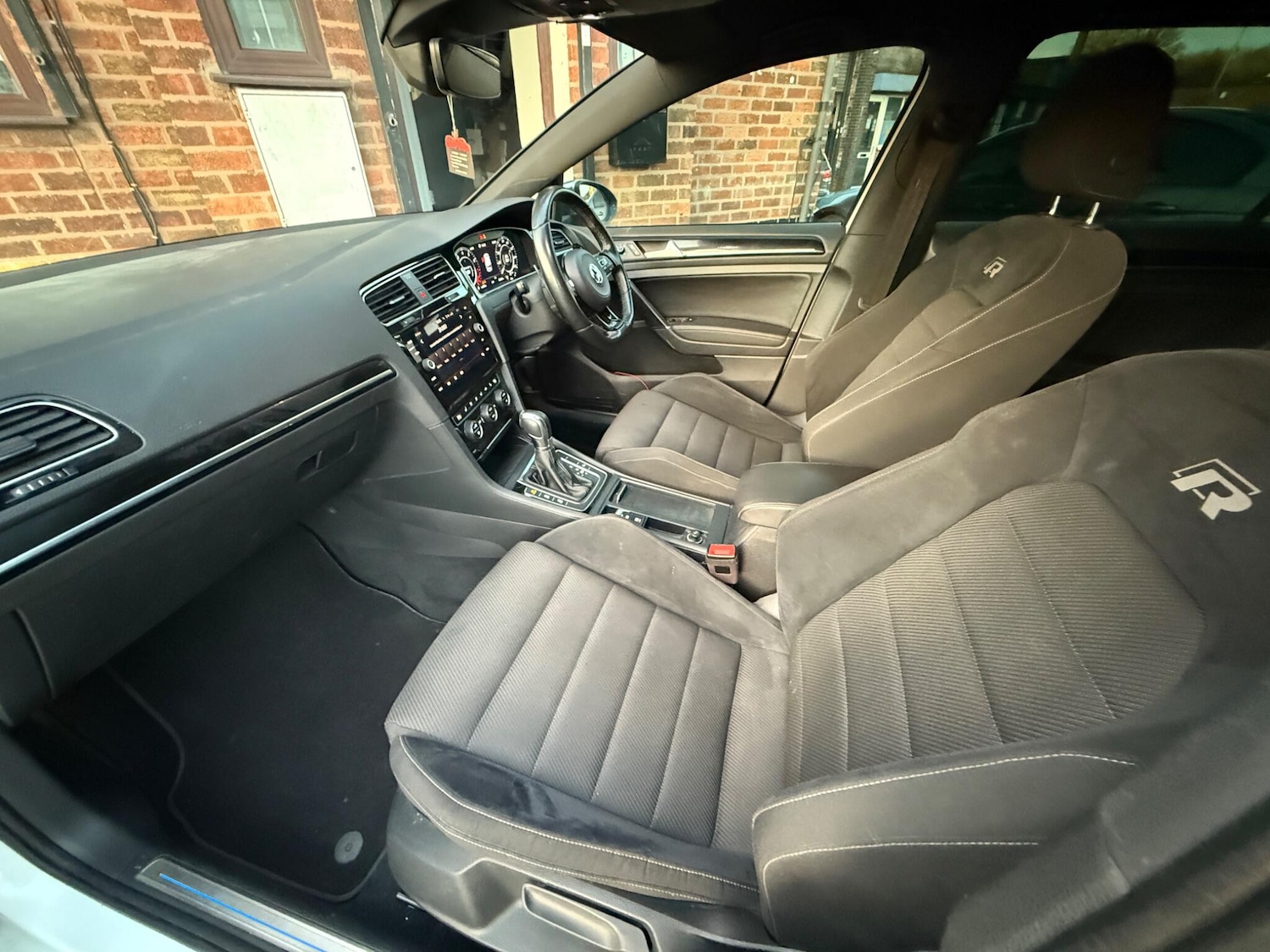 Used Volkswagen Golf 2019 for sale - 76633506: Photo 18