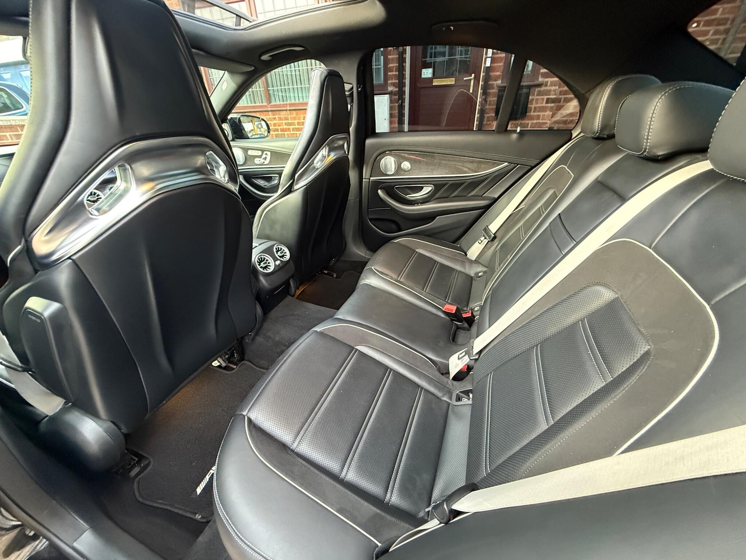 Used Mercedes-Benz E Class 2018 for sale - 76997651: Photo 27