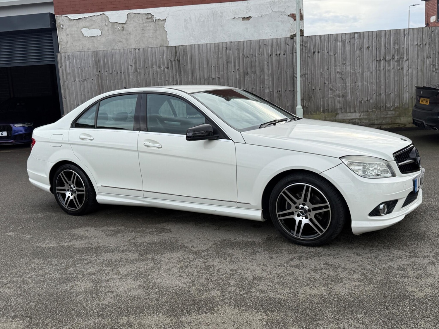 Used Mercedes-Benz C Class for sale - 77633857: Photo 4