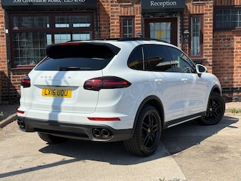 Used Porsche Cayenne 2016 for sale - 75741234: Photo