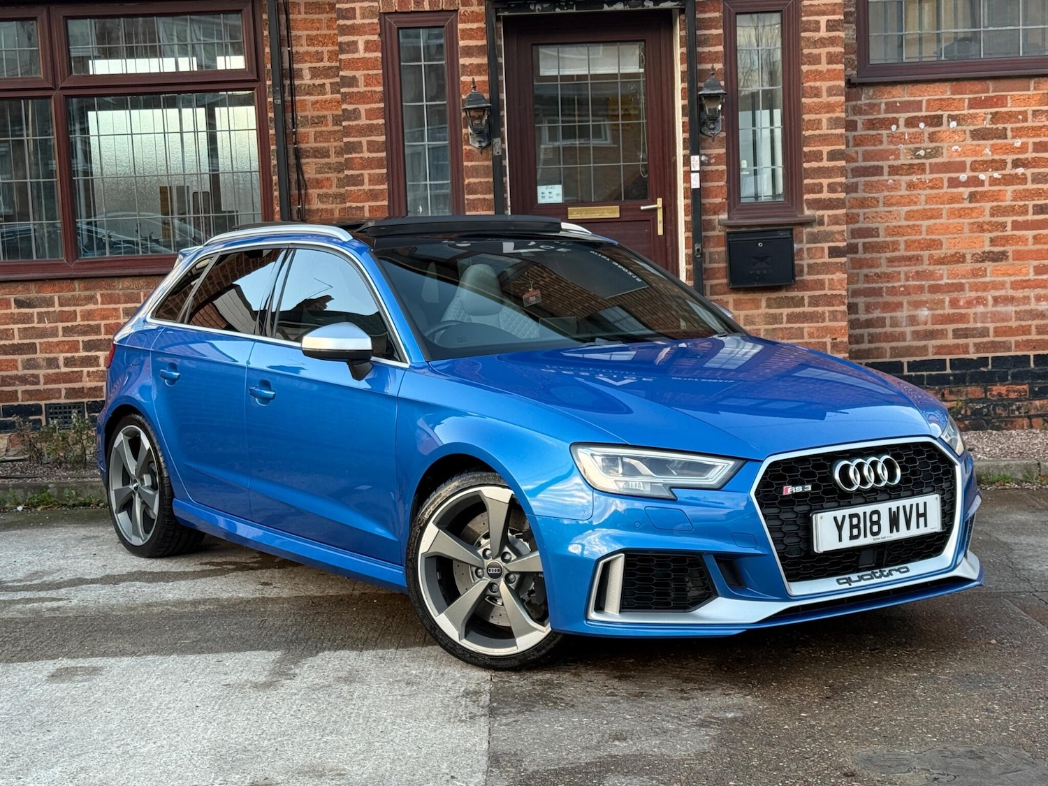 Used Audi RS3 2018 for sale - 76620106: Photo 2