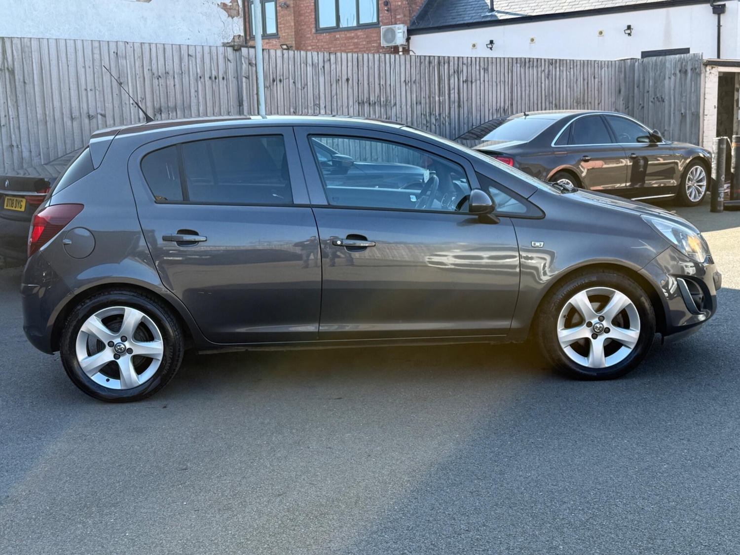 Used Vauxhall Corsa 2013 for sale - 77957764: Photo 4