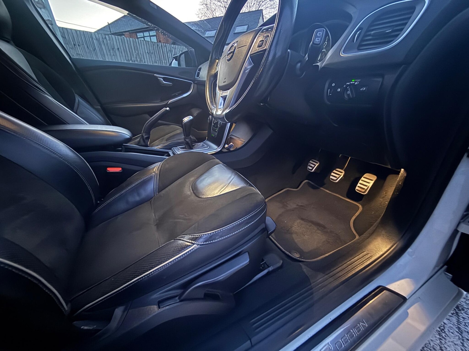 Used Volvo V40 2017 for sale - 77097457: Photo 13