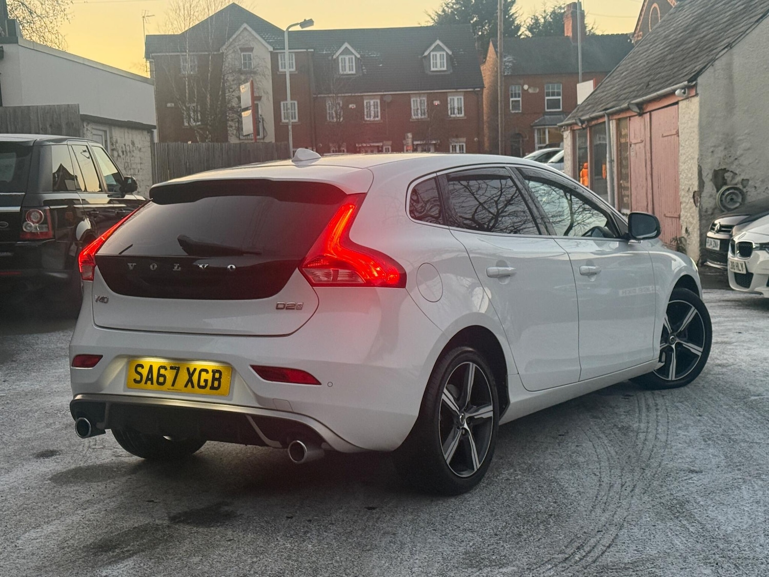 Used Volvo V40 2017 for sale - 77097457: Photo 4