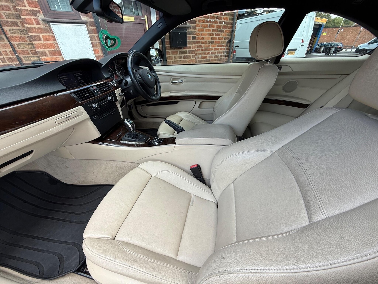 Used BMW 3 Series 2010 for sale - 76158728: Photo 17
