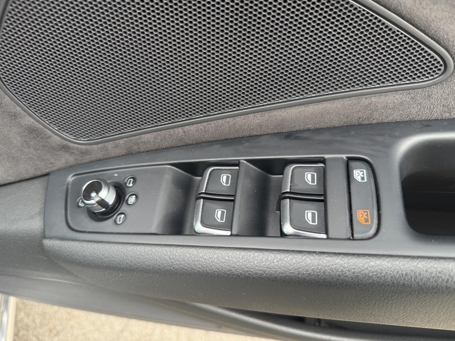 Used Audi A8 2012 for sale - 77637357: Photo 19