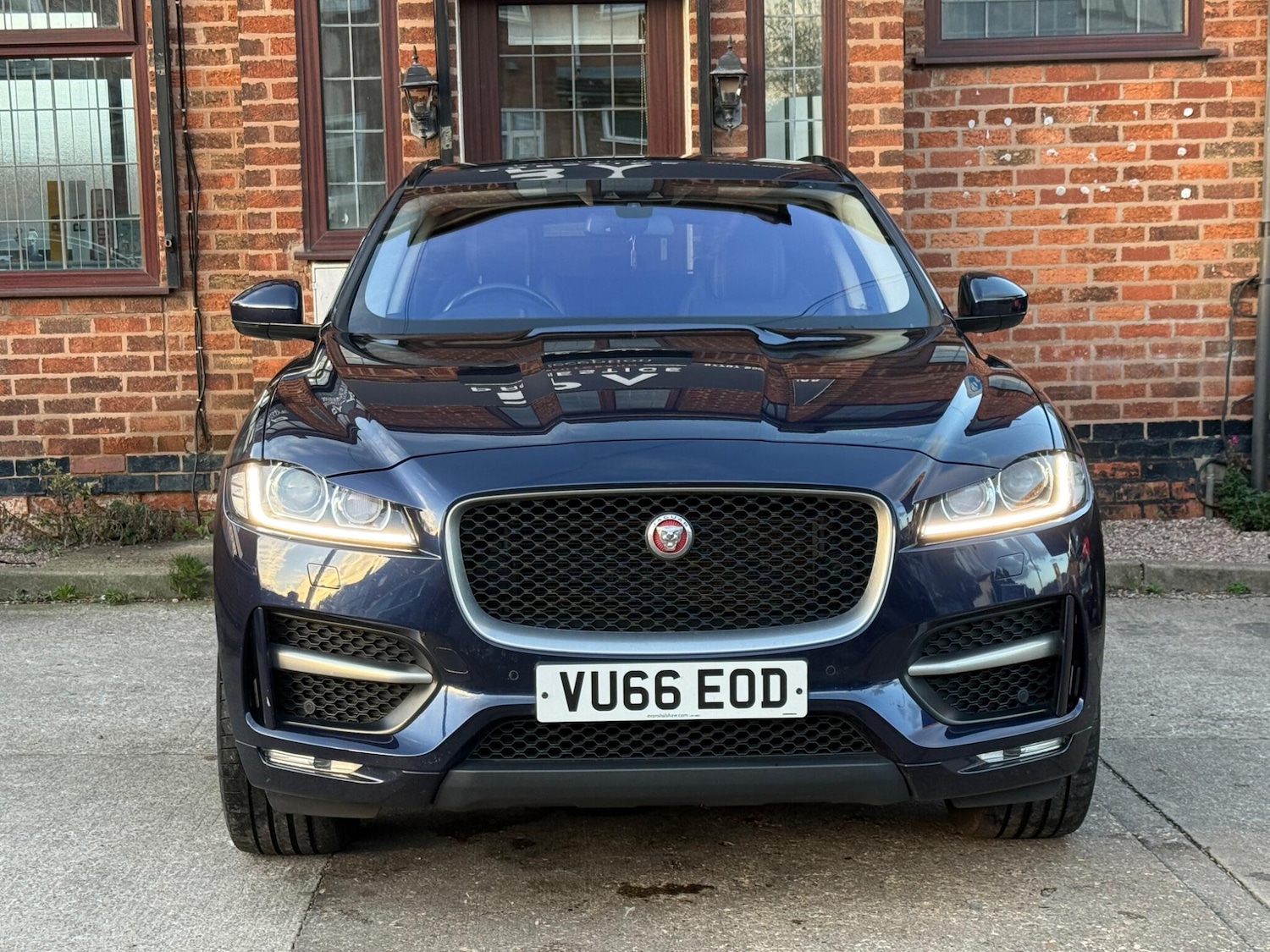 Used Jaguar F-Pace 2016 for sale - 76572422: Photo 3