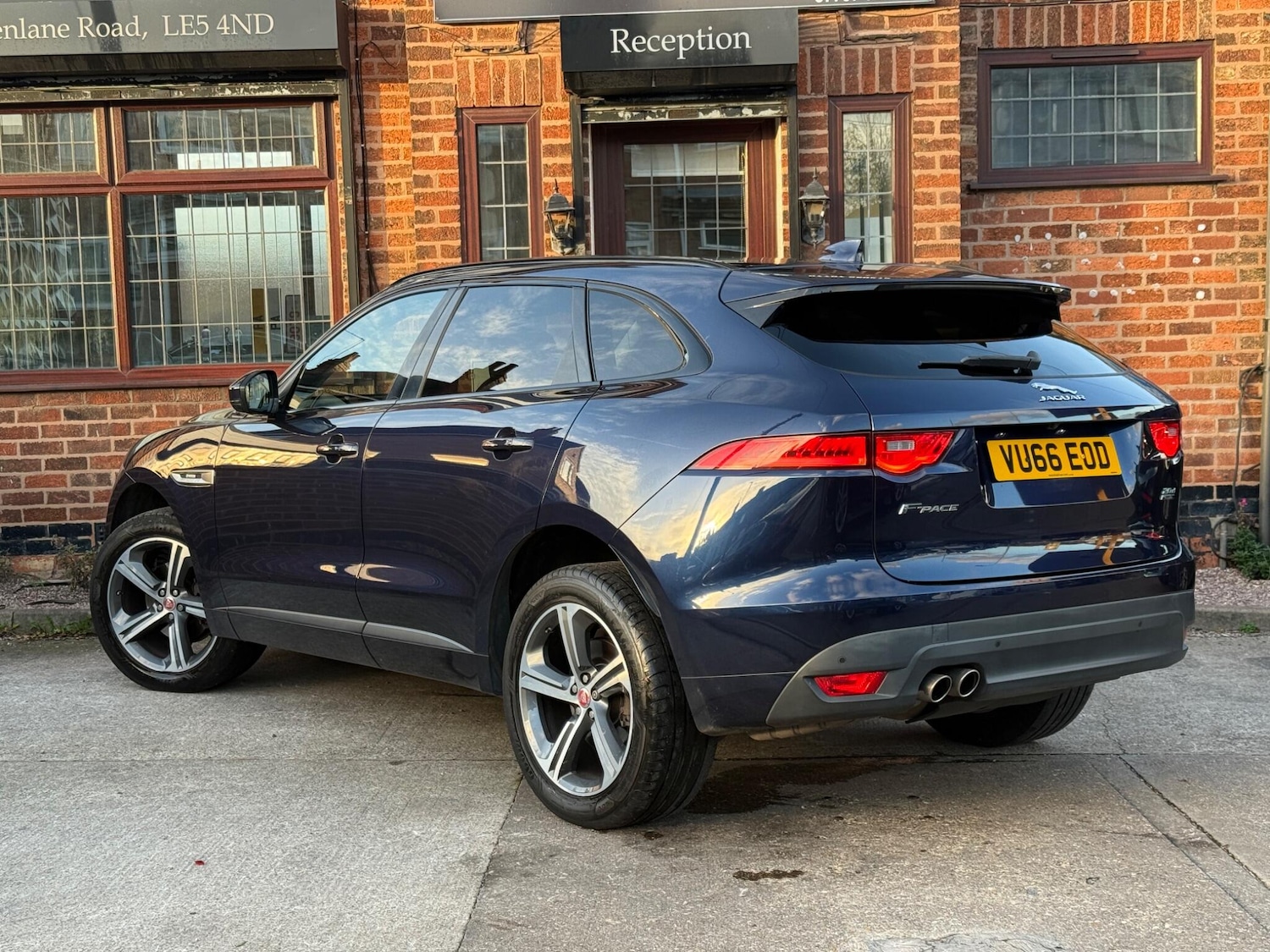 Used Jaguar F-Pace 2016 for sale - 76572422: Photo 8