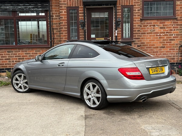 Used Mercedes-Benz C-Class 2011 for sale - 76215541: Photo 6