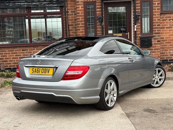 Used Mercedes-Benz C-Class 2011 for sale - 76215541: Photo 8