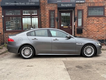 Used Jaguar XE 2015 for sale - 76109316: Photo