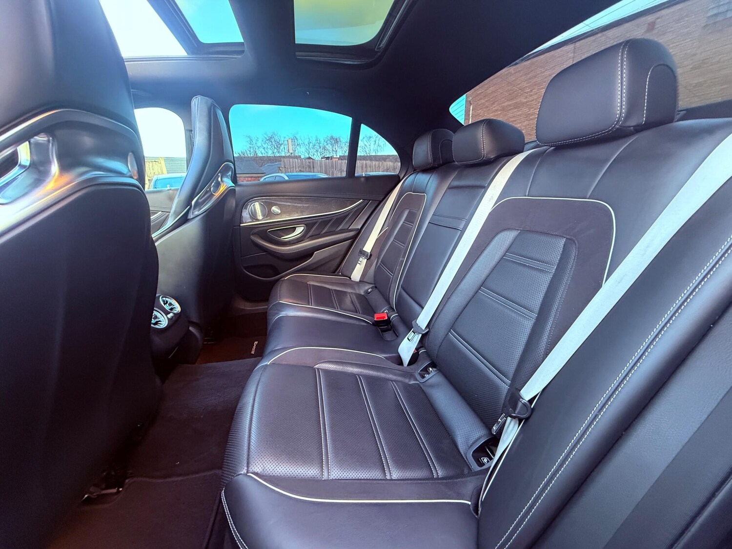 Used Mercedes-Benz E Class for sale - 77854204: Photo 27