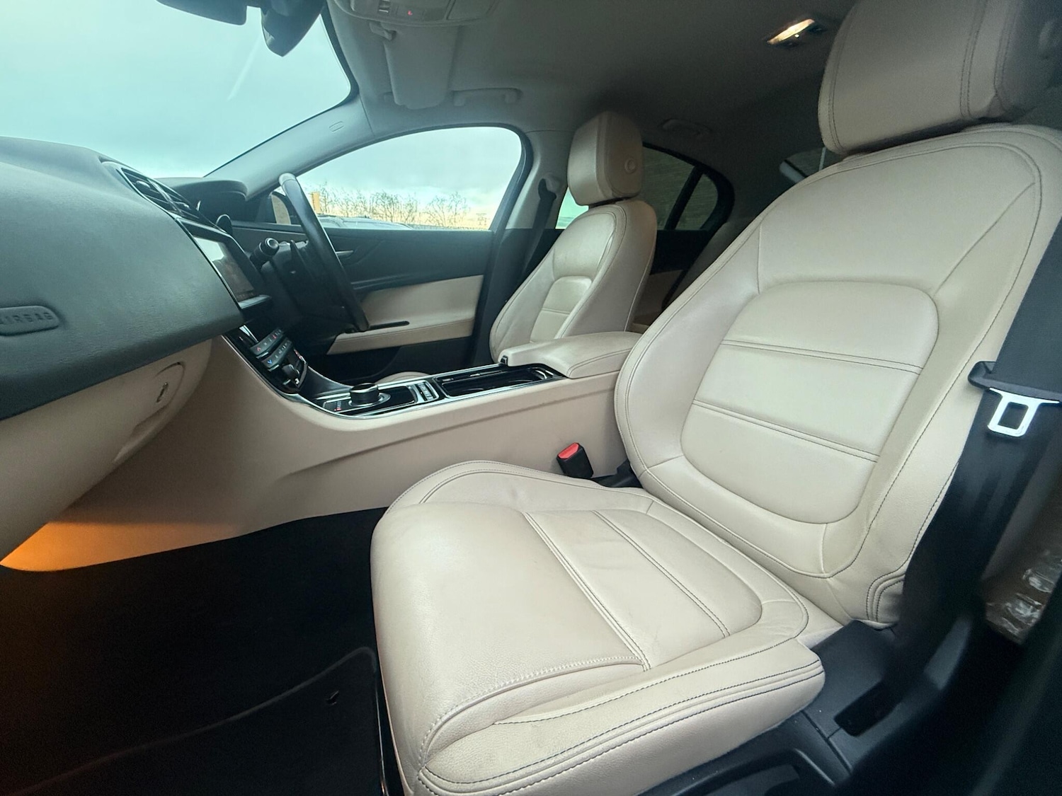 Used Jaguar XE 2018 for sale - 77925771: Photo 17